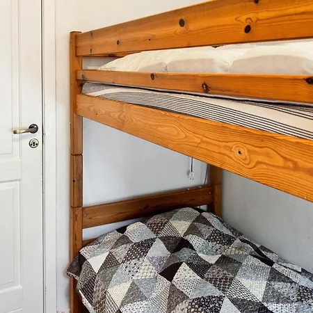 Дом отдыха 3 Bedroom Beautiful In V
